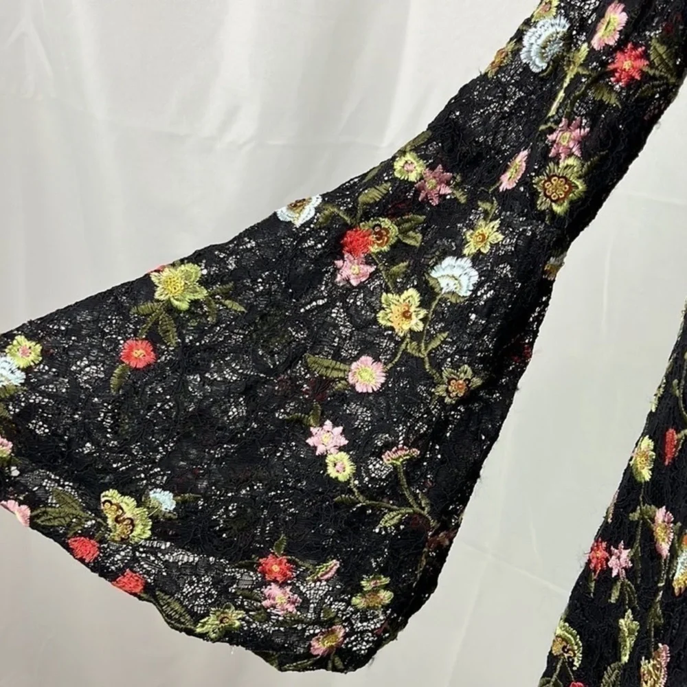 TAHARI by Arthur Levine Floral Embroidered Mini Dress Bell Sleeve Black Sz 2 EUC - Picture 6 of 9